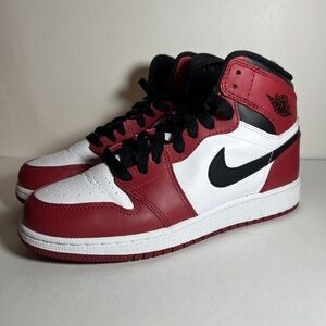 Nike Air Jordan 1 Retro High OG Chicago 2013 Size 4.5Y GS Red White 332558 163